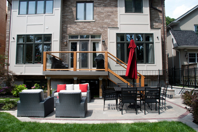 Backyards modern-traedaeck