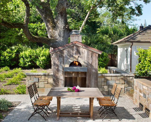Two Oaks traditional-patio