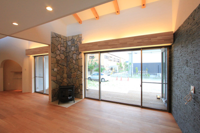 終の棲家(平屋住宅) japanisch-modern-wohnbereich