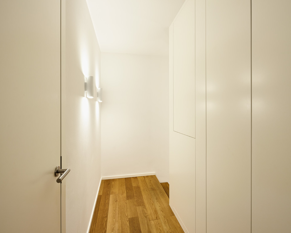 Photo of a contemporary hallway in Dusseldorf.