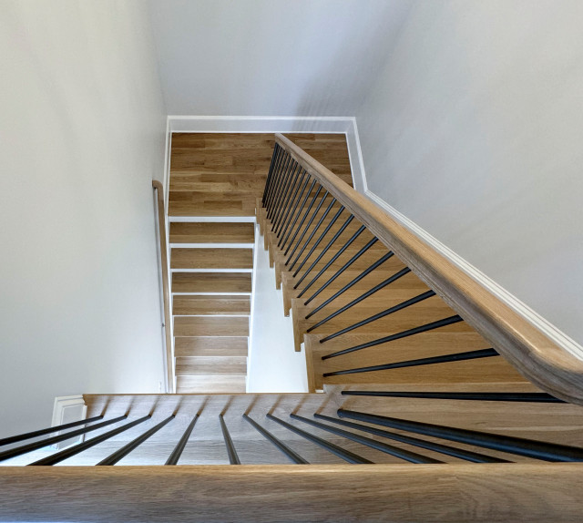 Project #116 | Elegant Curved Staircase klassisch-modern-treppen