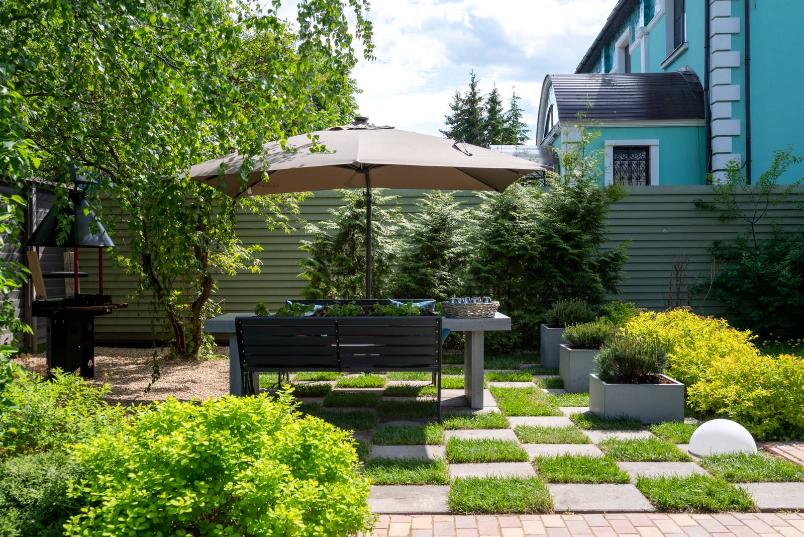 Беседка и терраса для Дмитрия Крылова. Первый Канал "На дачу! С Наташей Барбье"