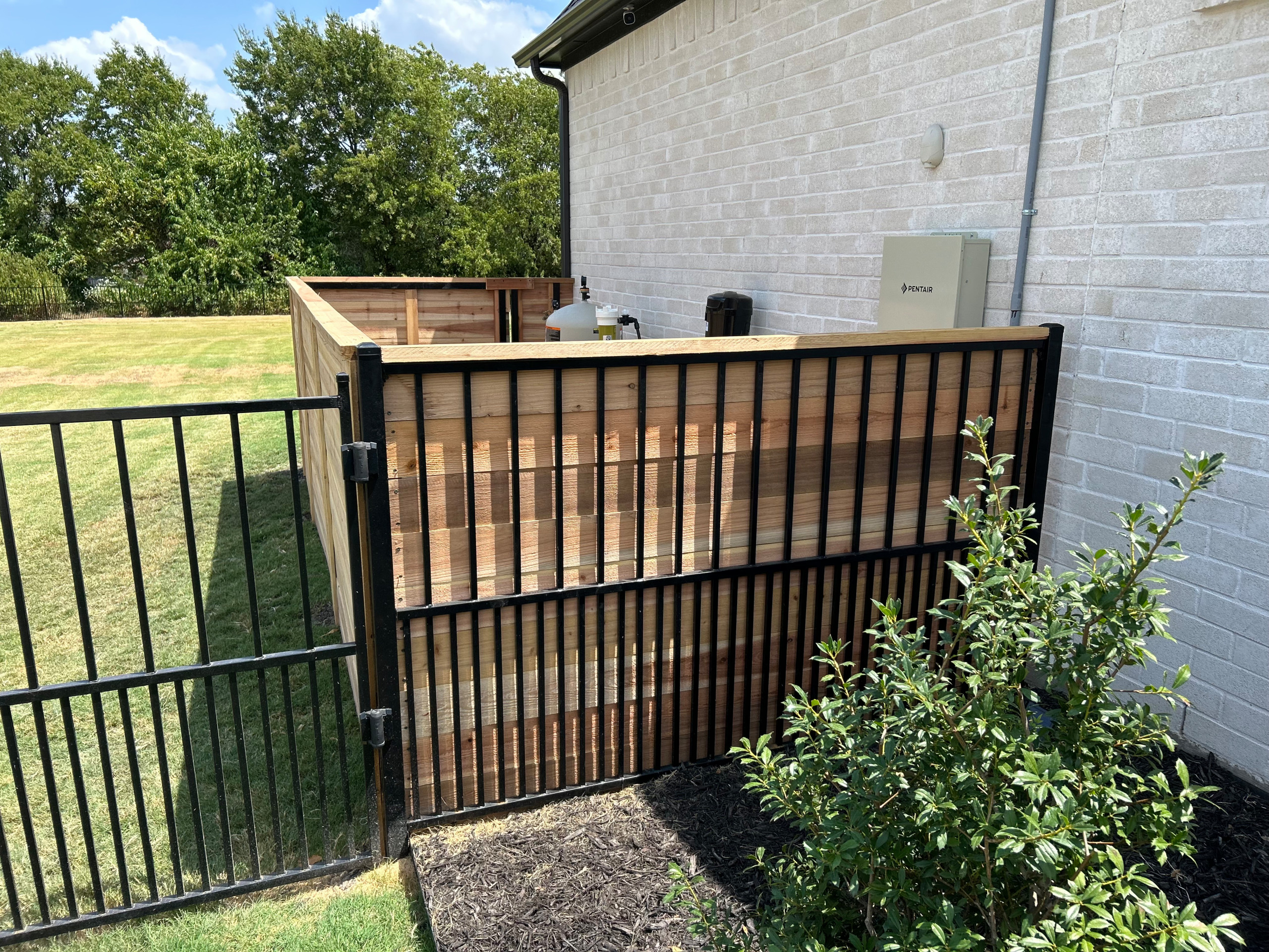 Heath Pool Equipment Fencing
