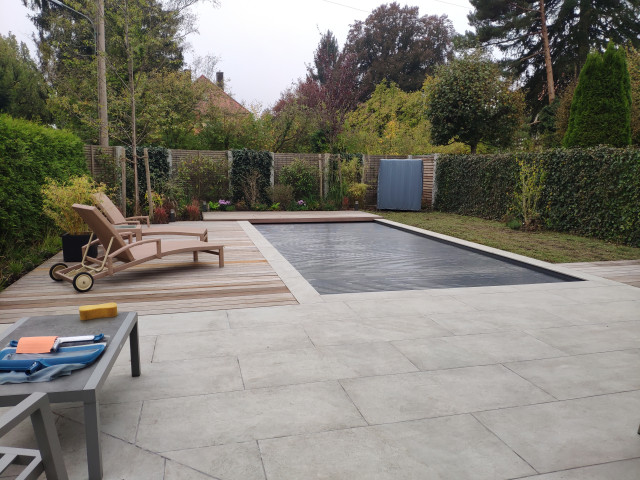 Rasen-Frei contemporaneo-piscina
