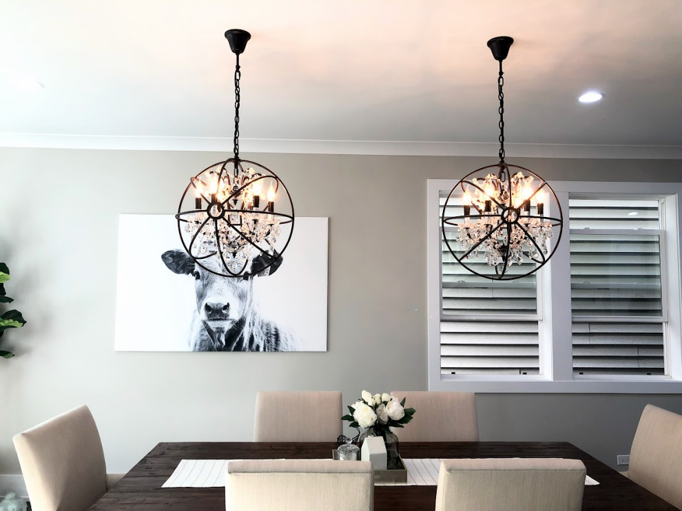 Example of a mountain style dining room design in Chicago