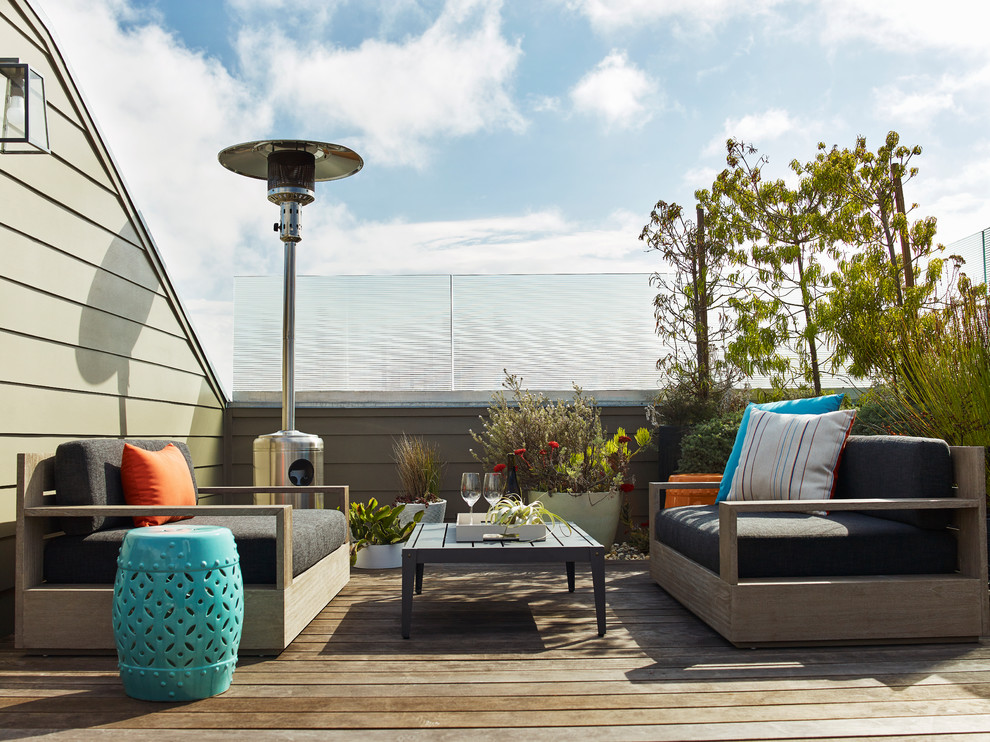 Photo of a mid-sized contemporary deck in San Francisco with no cover.