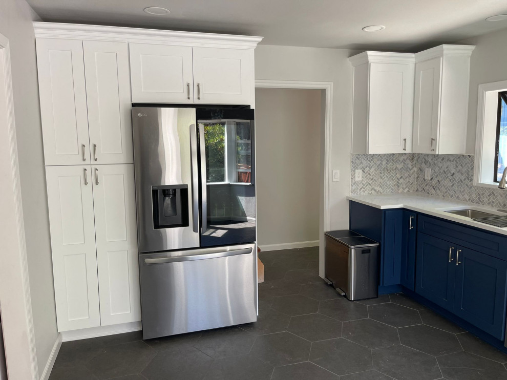 Kitchen - kitchen idea in Seattle