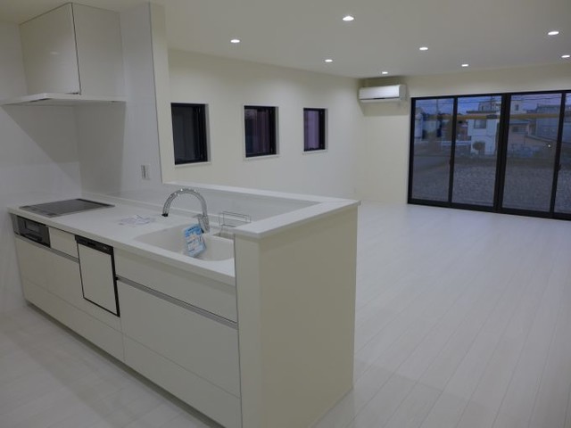 27坪の狭小地に駐車場2台 家族が集う23帖のldkがある3階建て住宅 Drugoe Ot Eksperta 建築システム Houzz Rossiya 27坪の狭小地に駐車場2台 家族が集う23帖のldkがある3階建て住宅 Drugoe Ot Eksperta 建築システム Houzz Rossiya