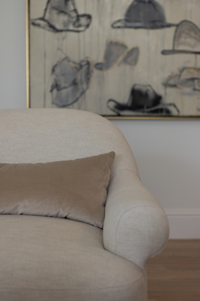 Home design - transitional home design idea in Dallas