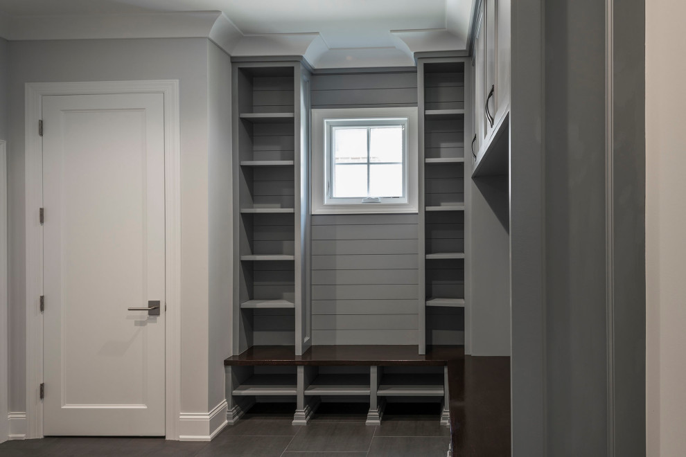 Transitional home design photo in Chicago
