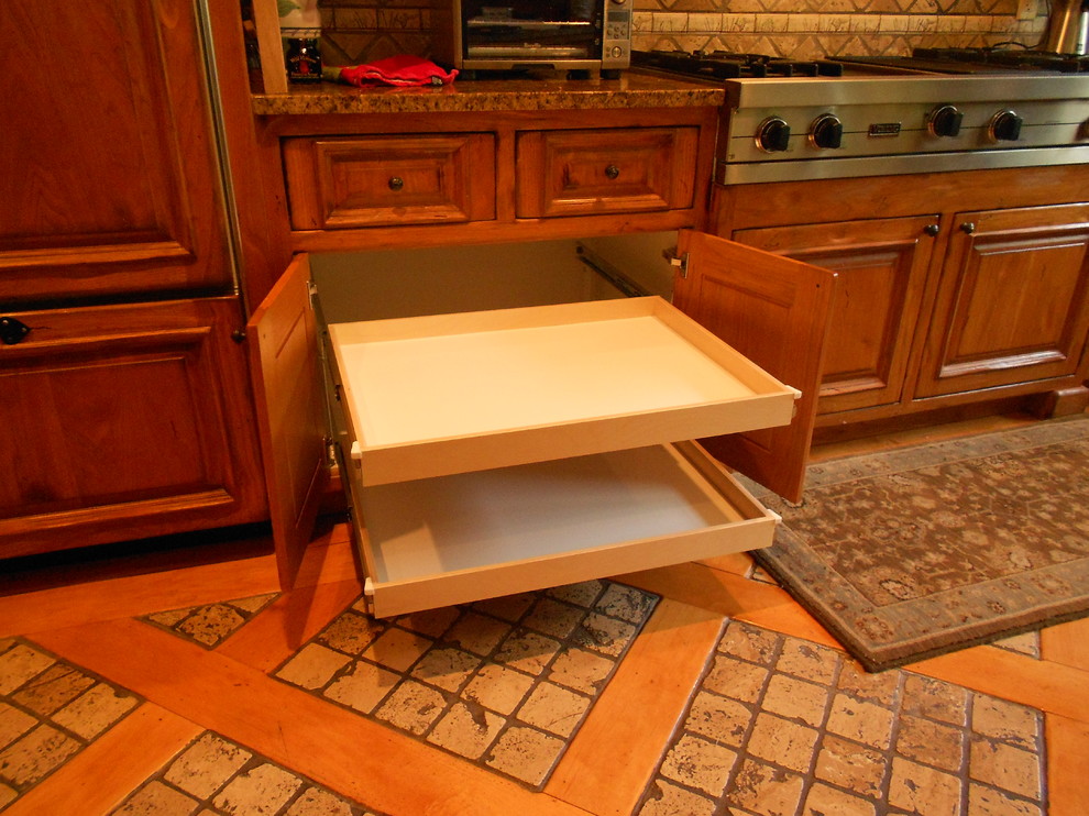 Inspiration for a rustic home design remodel in Minneapolis