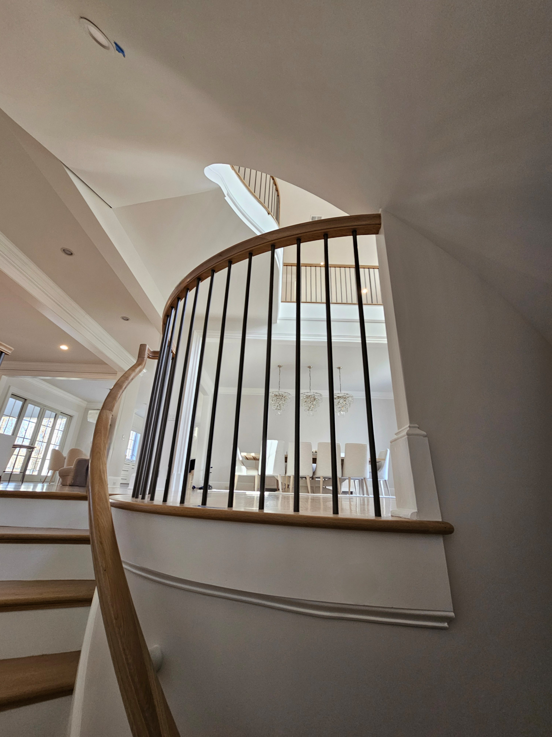 116_Elegant & Eye-catching Curved Staircase, Leesburg VA 20175