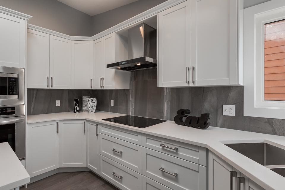 Inspiration for a transitional kitchen remodel in Calgary