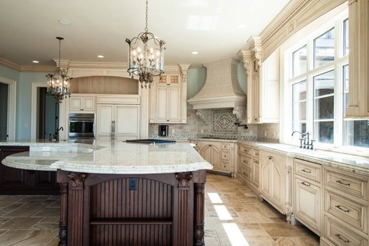 Kitchen - transitional kitchen idea in DC Metro