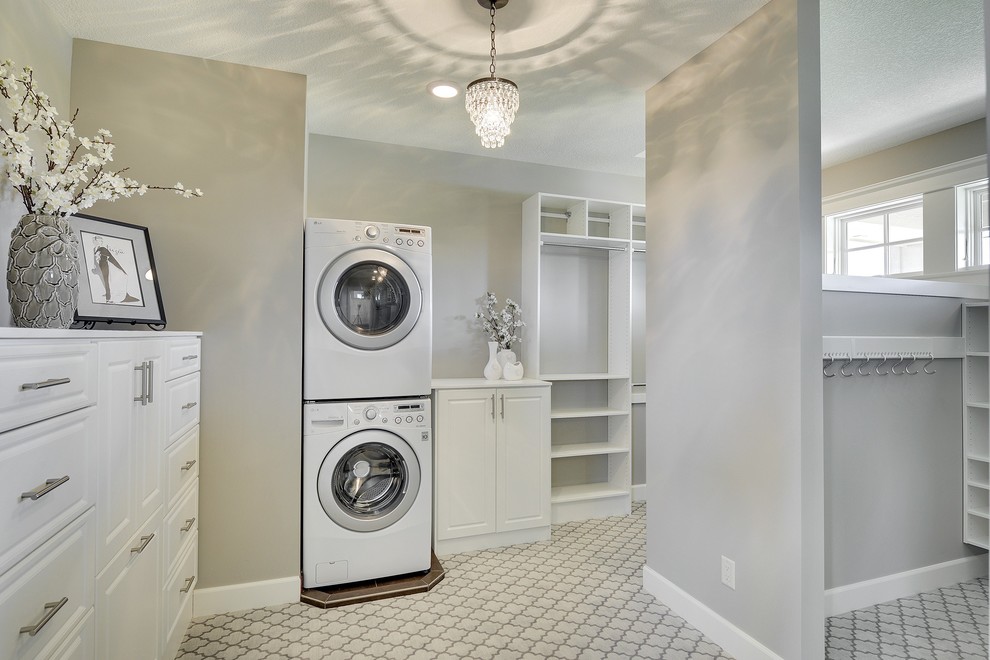 Photo of a large traditional laundry room in Minneapolis.