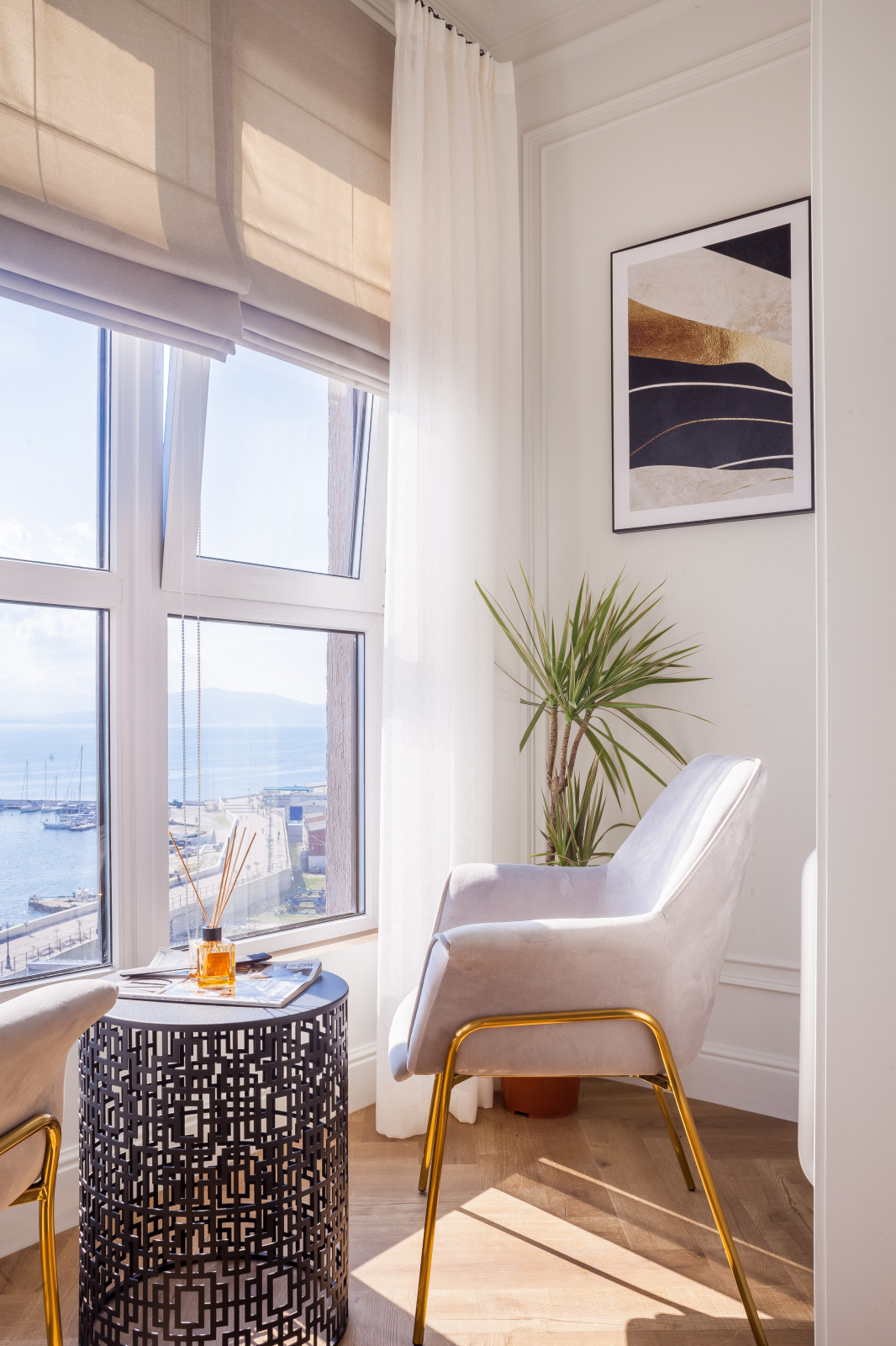 Светлая квартира на берегу моря