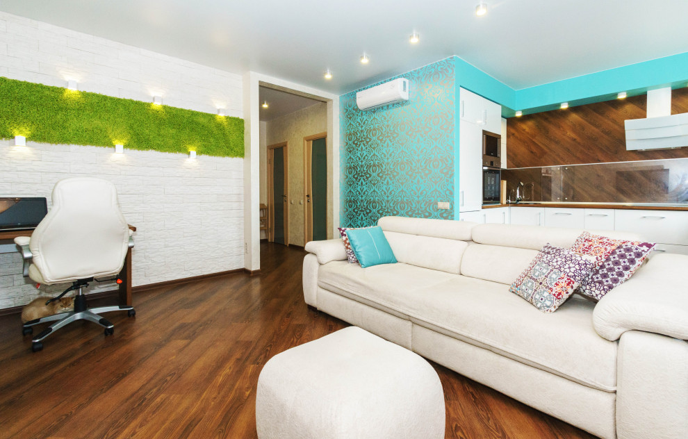 Яркая двушка с подвесной кроватью