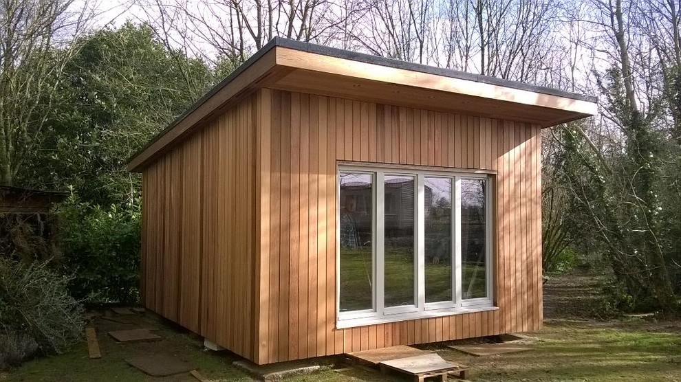 Inspiration for a mid-sized contemporary shed and granny flat in Cheshire.