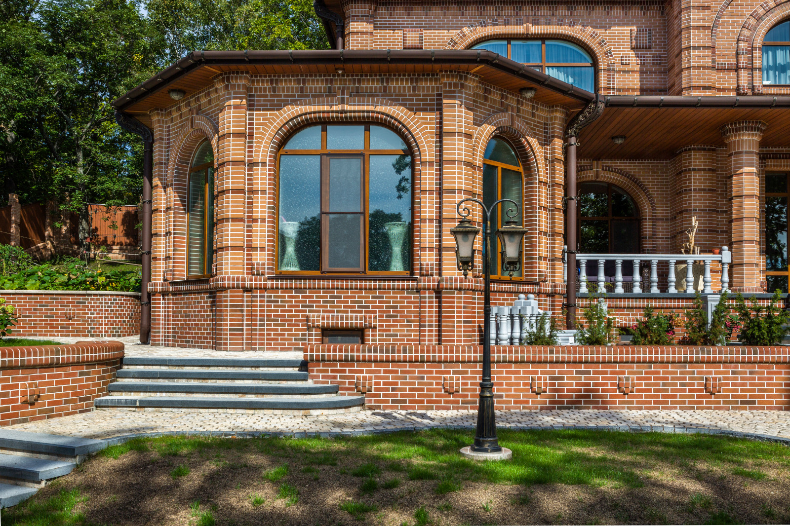 Загородный дом (усадьба) из кирпича