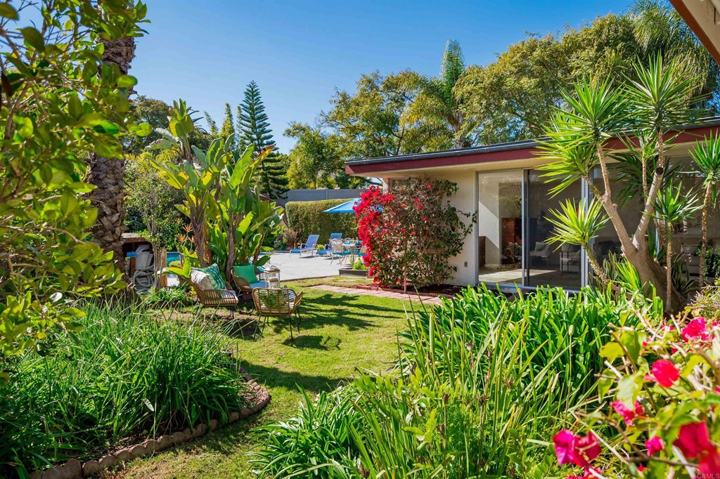 San Diego Mid-century modern home staging