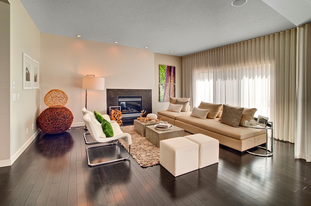 Photo of a contemporary living room in Calgary with beige walls.