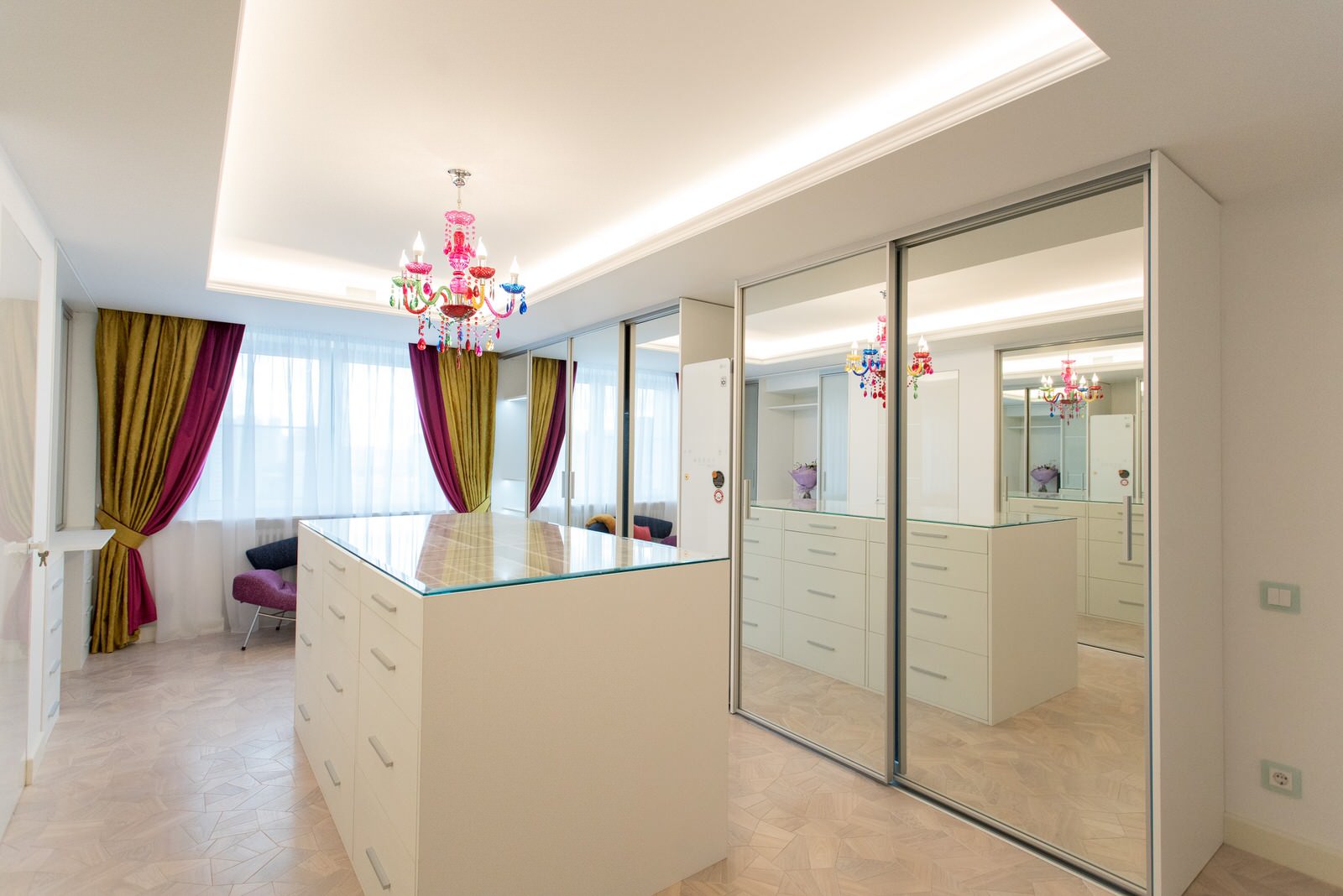 Гардеробная raumplus с комодом-островом