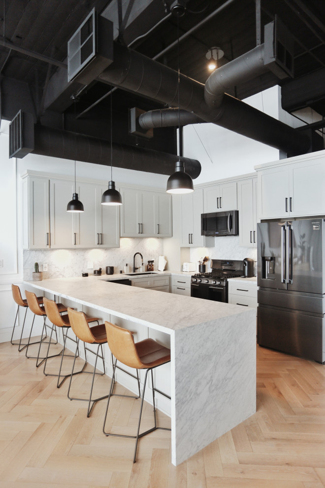 Inspiration for an industrial kitchen remodel in Los Angeles