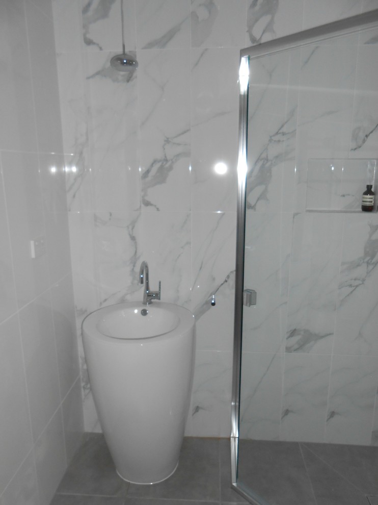 Modern bathroom in Brisbane.