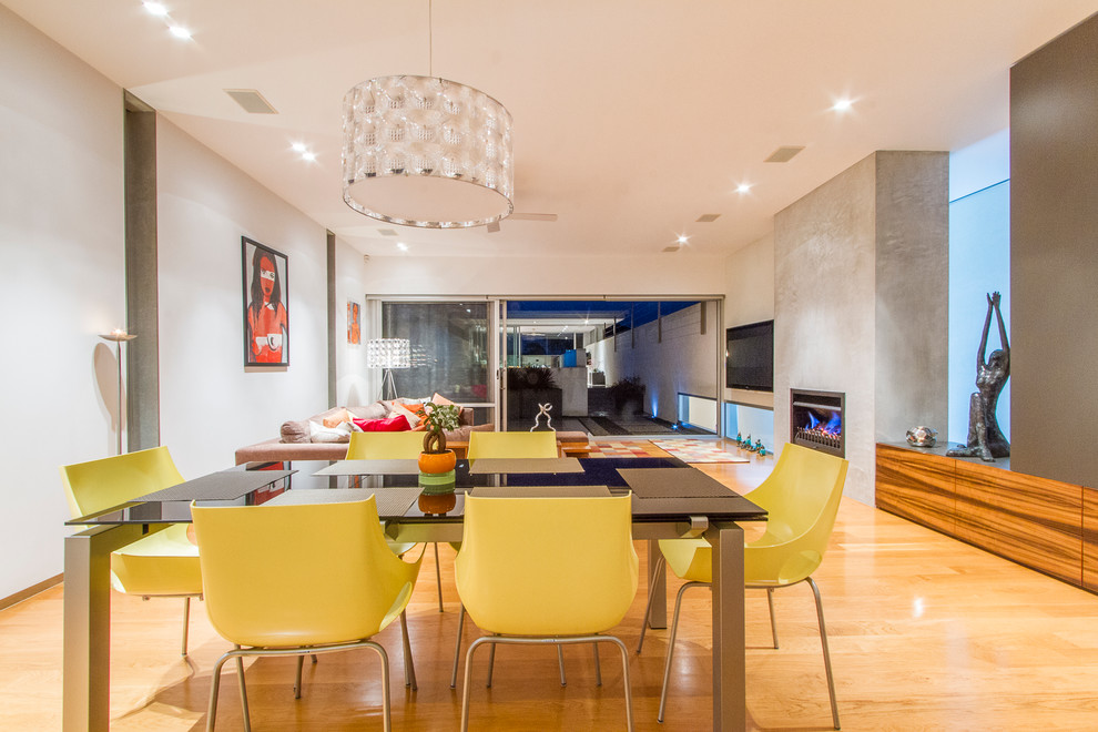 This is an example of a contemporary dining room in Perth.