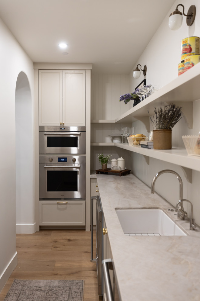 Kitchen - transitional kitchen idea in Phoenix
