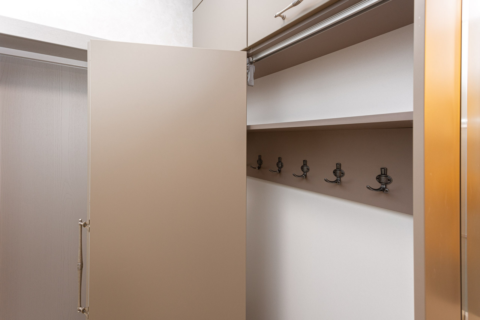 Шкафы в прихожую