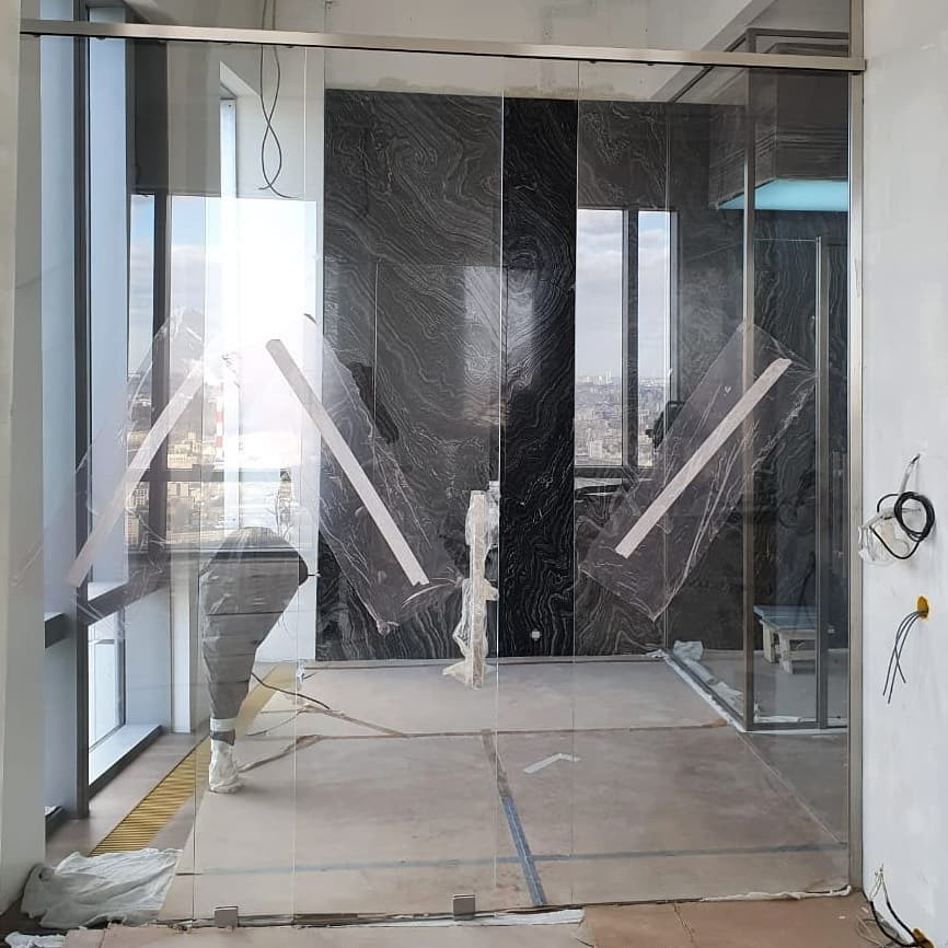 Перегородки высотой 3,6 м, собранные на Mwe_edelstahlmanufaktu