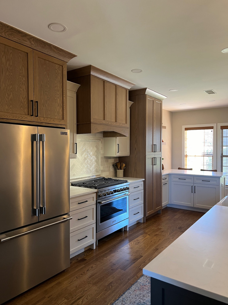 Chic Indian Lake Kitchen