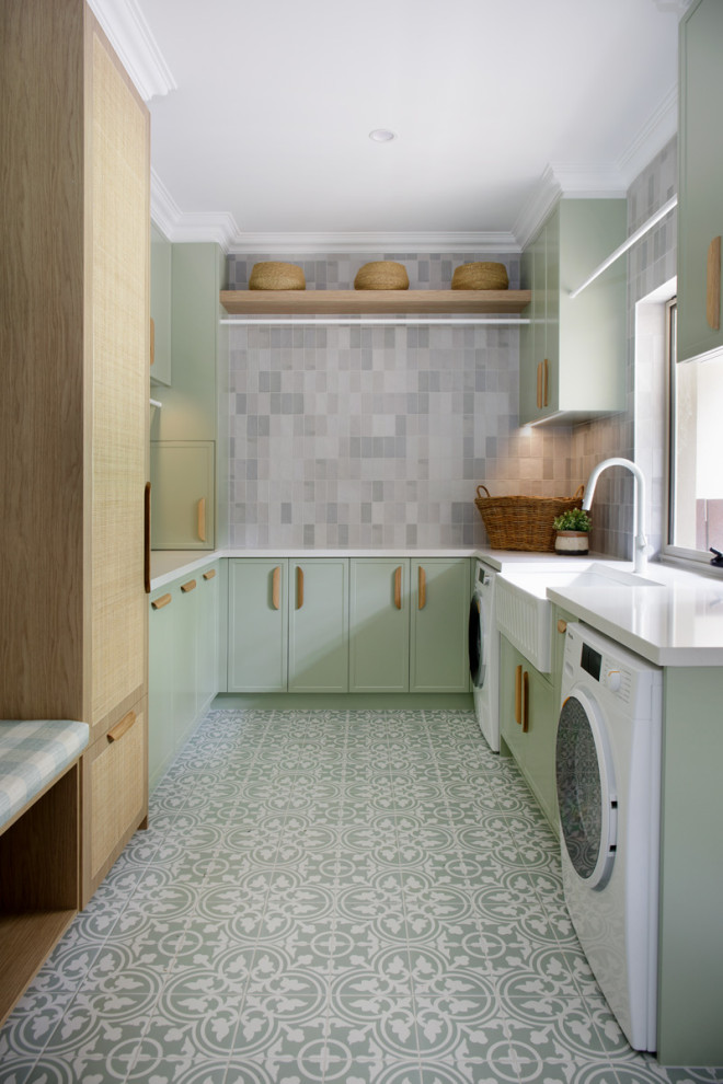Photo of a transitional laundry room in Gold Coast - Tweed.