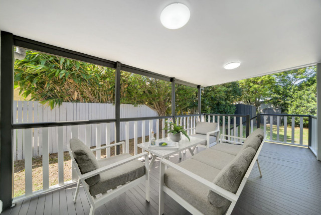 9 Watson St, Clontarf coastal-terrace