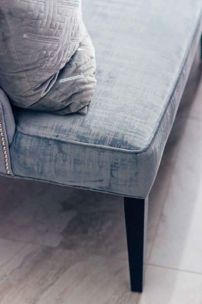 Home design - transitional home design idea in Toronto