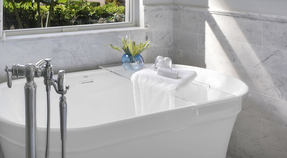 Bathroom - transitional bathroom idea in Jacksonville