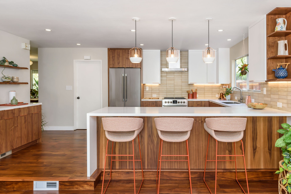 Mid-sized mid-century modern kitchen photo in San Francisco