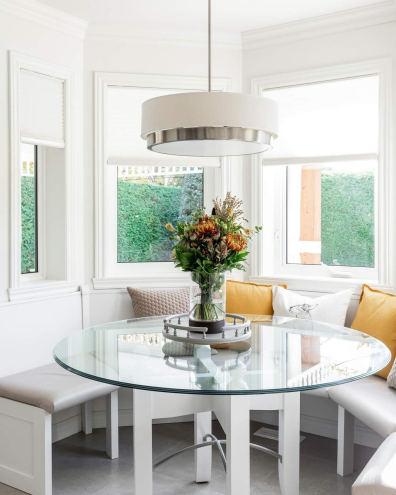 Bright Transitional Kitchen Blainville