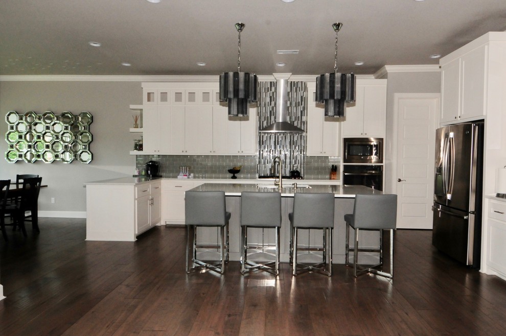 Minimalist kitchen photo in Phoenix