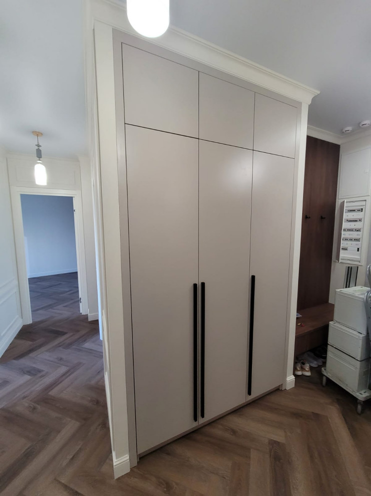 Встроенные распашные шкафы