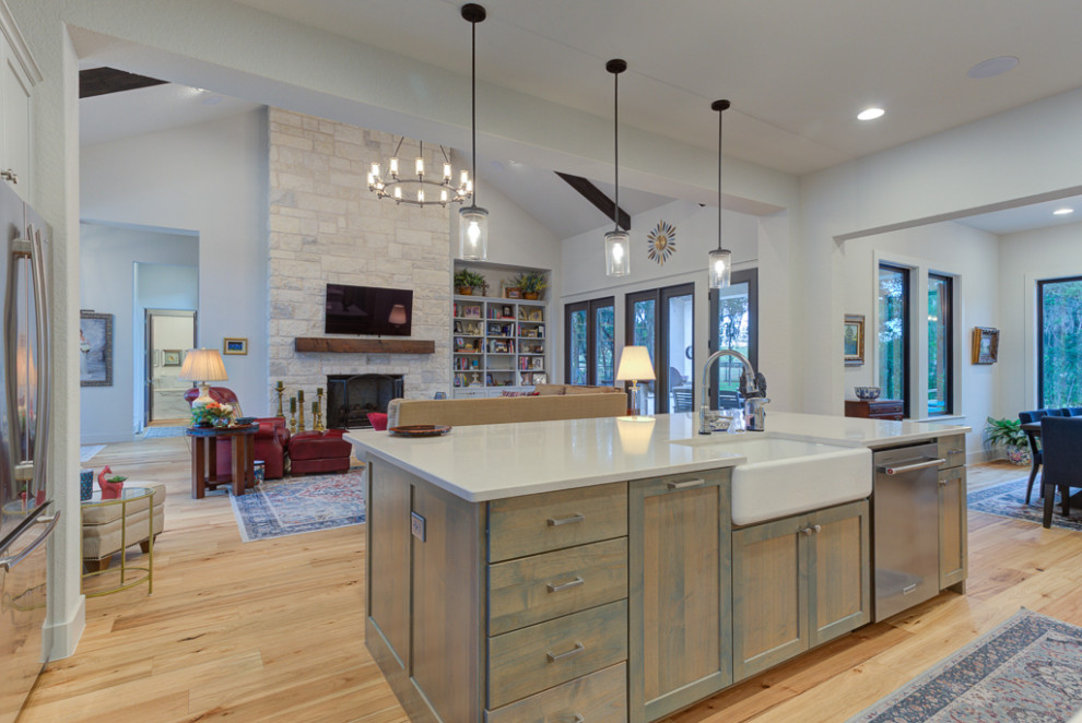 Transitional kitchen photo in Austin