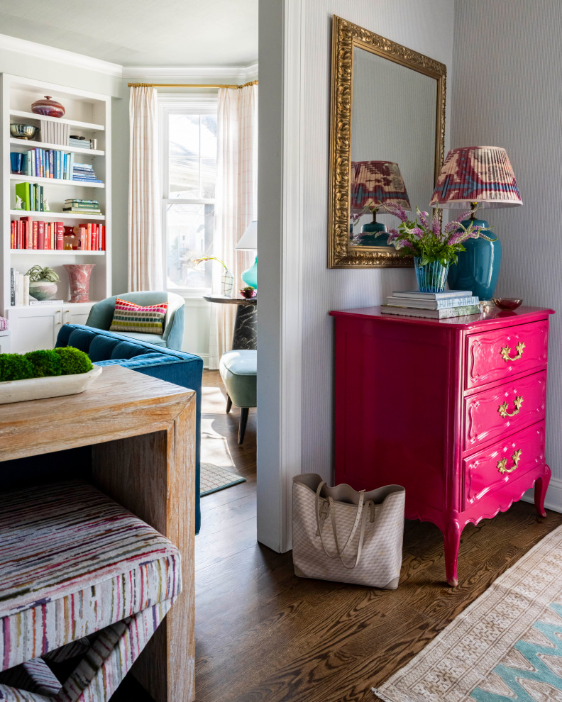 Transitional home design photo in Chicago