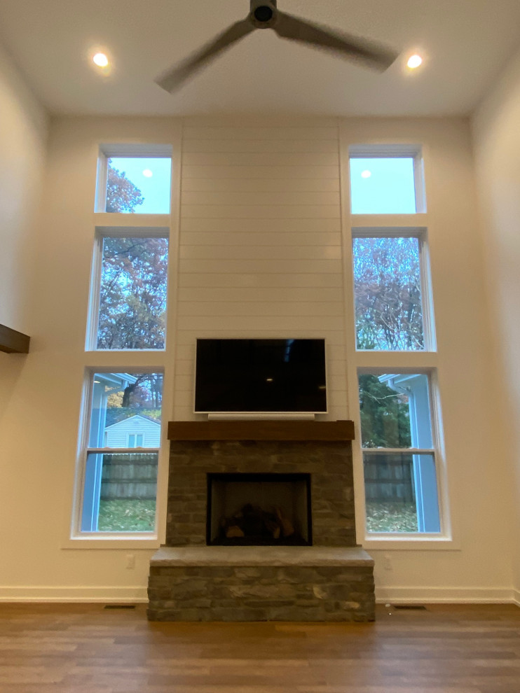 Home design - transitional home design idea in Columbus