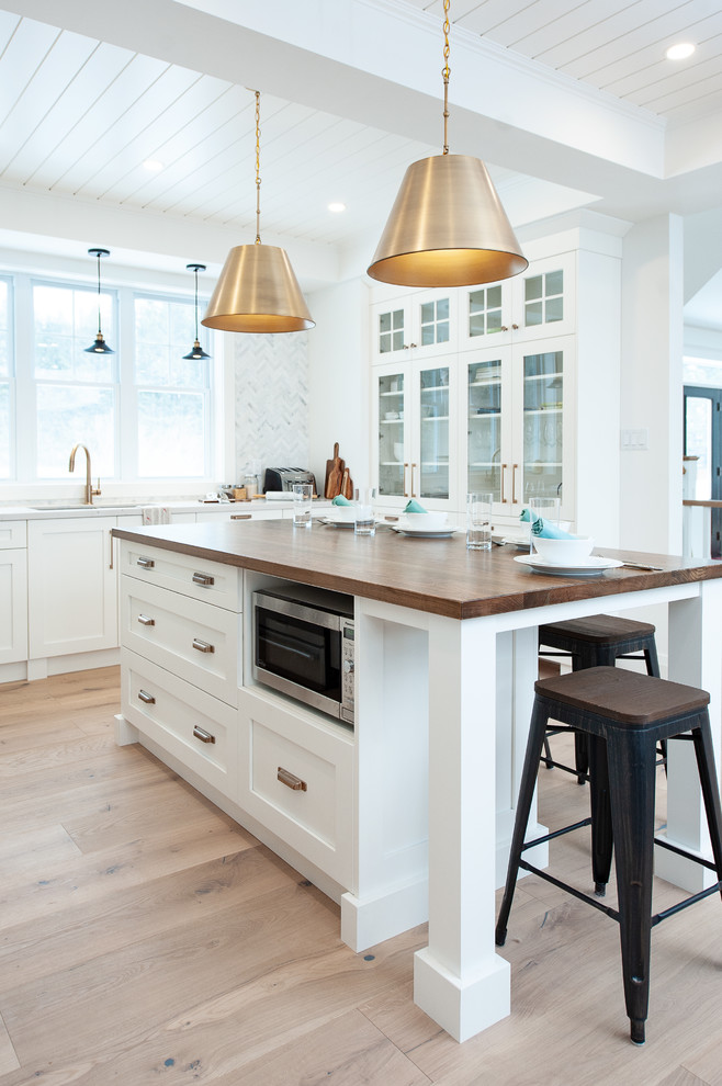 Inspiration for a transitional kitchen remodel in Toronto