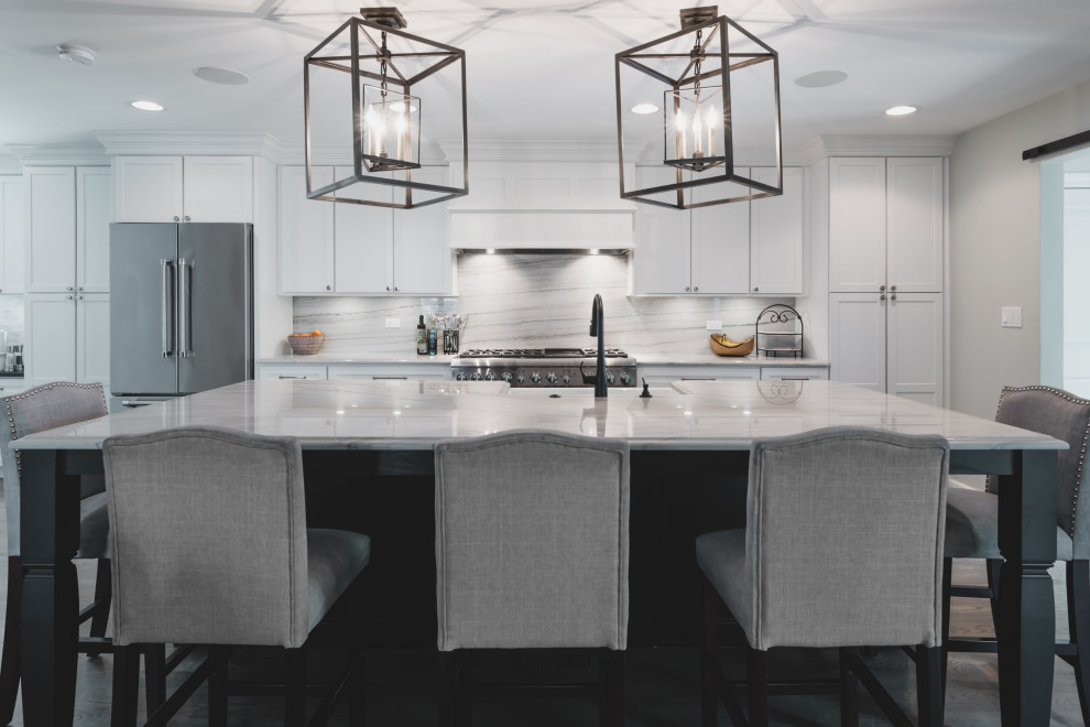 Kitchen - kitchen idea in Chicago