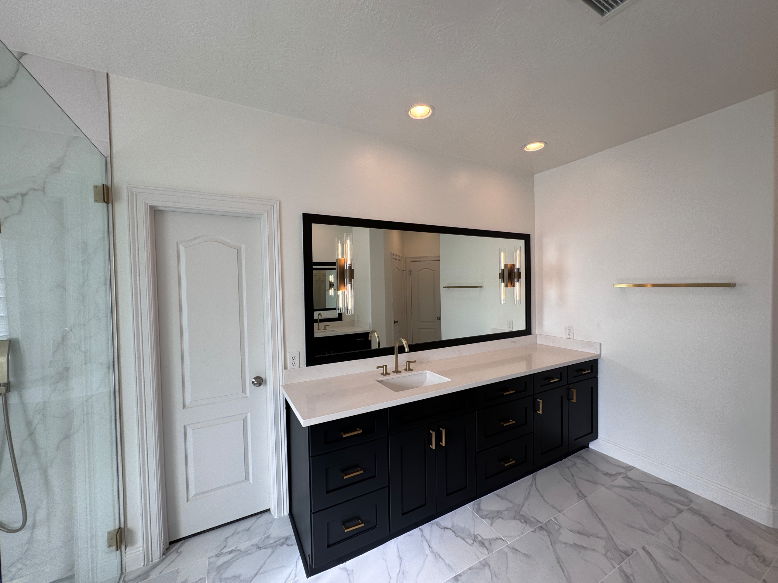 Contemporary Master Bathroom in Katy