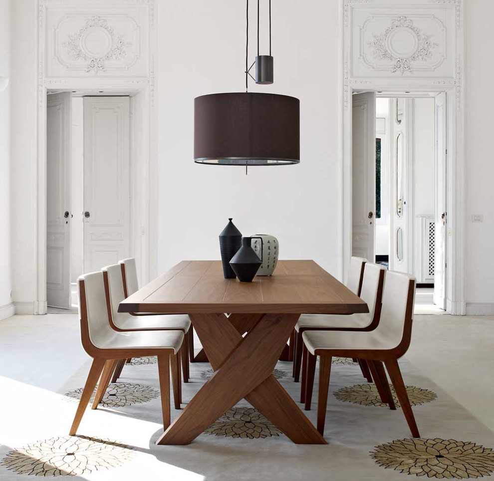Inspiration for a contemporary dining room in Milan.