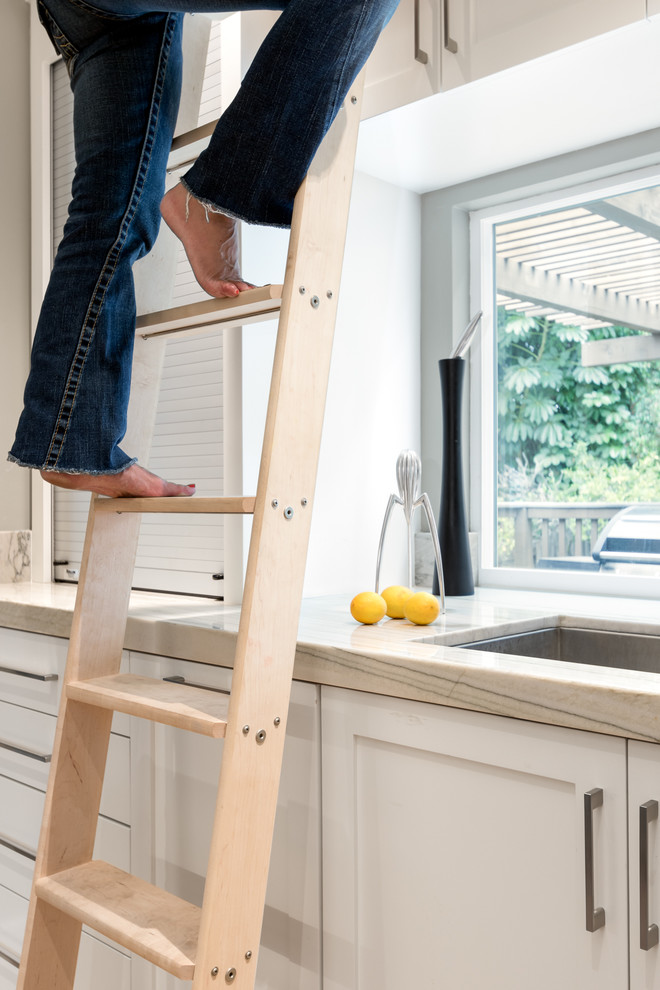 Inspiration for a mid-sized transitional home design remodel in San Diego