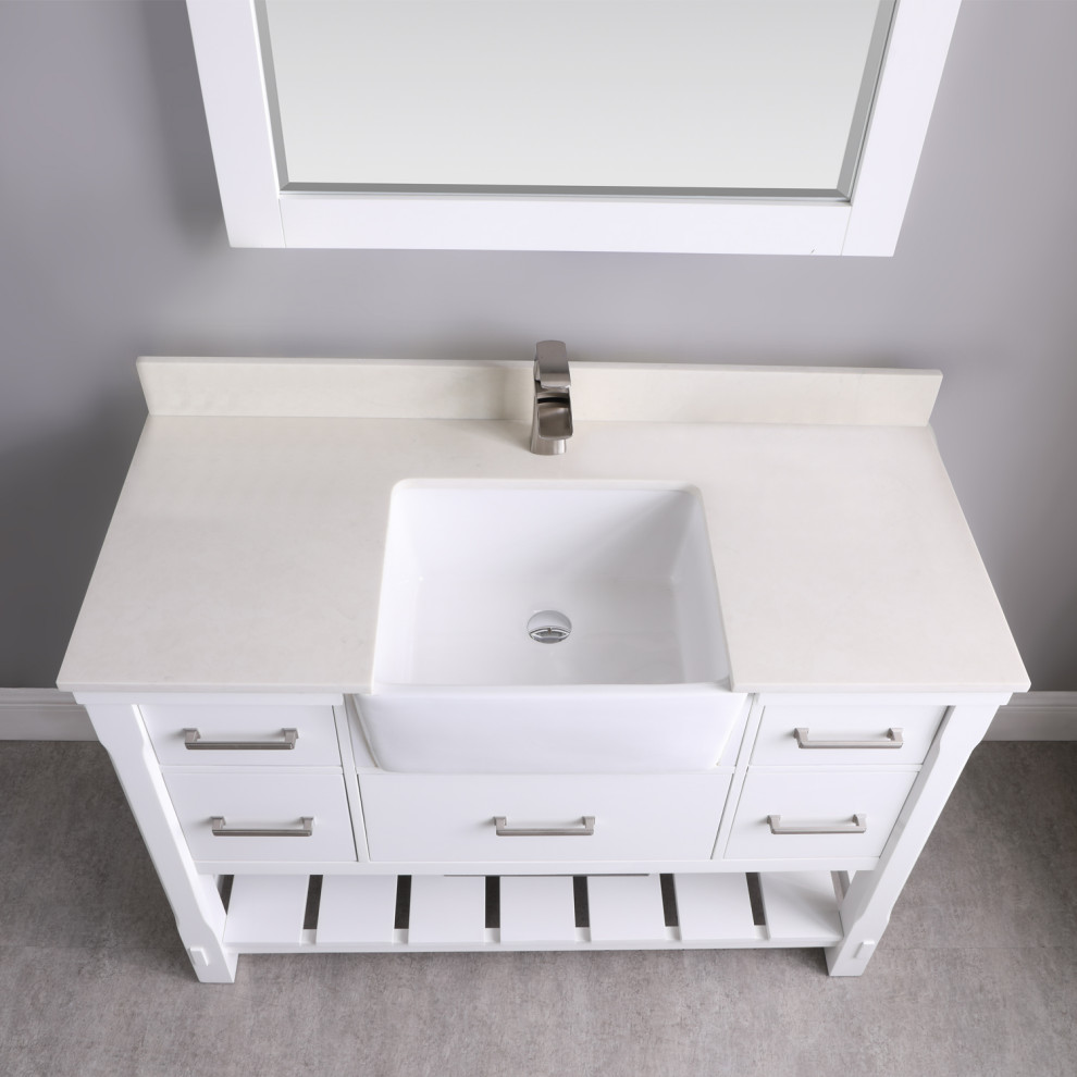 Modelo de cuarto de baño único y de pie de estilo de casa de campo pequeño con encimera de mármol